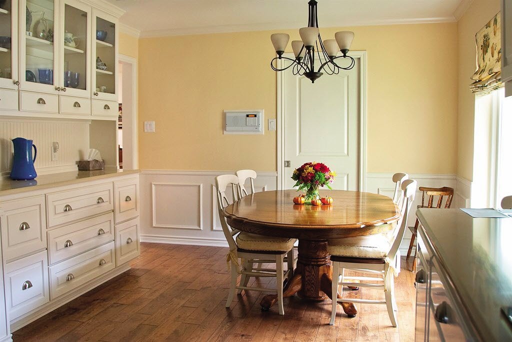 Elegant, simple dining room